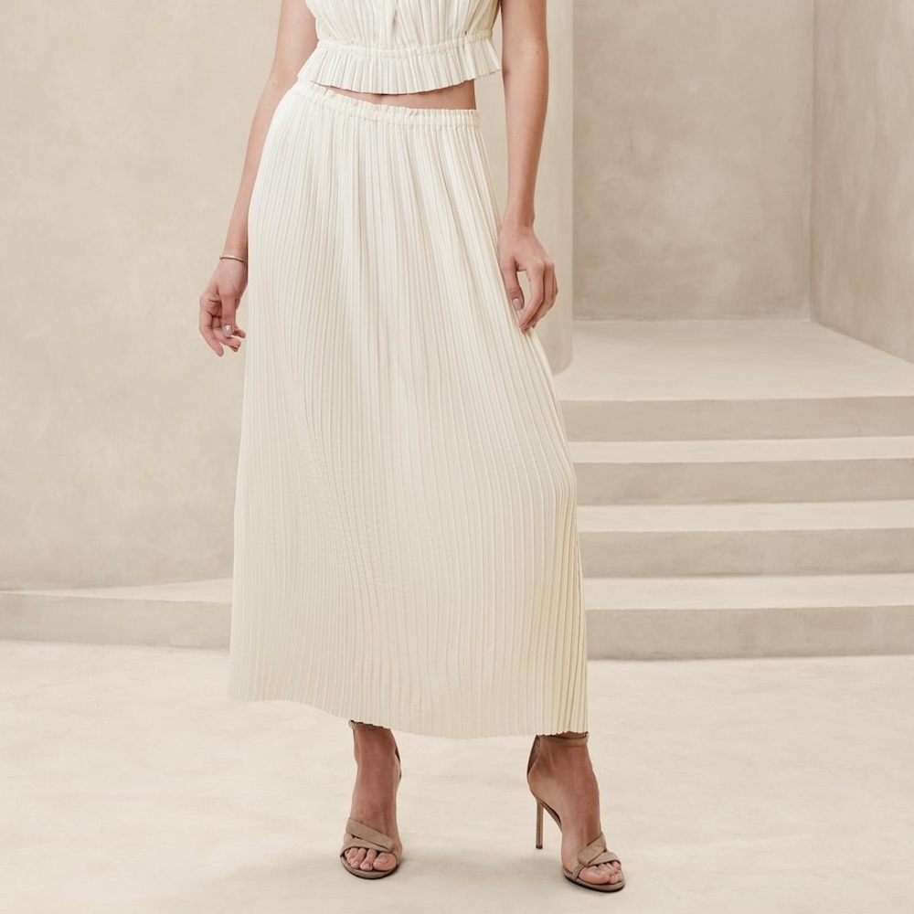 BANANA REPUBLIC NWT XL Pleated Maxi Skirt in Snow Day • A-Line Ivory Cream